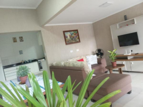 *Lindíssima casa com 3 suítes próximo da praia*